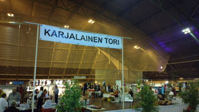 Karjalaiset Kesäjuhlat 14-16.06.2013 Porissa
Karjalainen tori.
