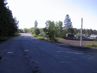 Sotahistoriaa Itä-Kannaksella 1-4.6.2001
Räisälälaista maisemaa kirkon viereiseltä tieltä. 
