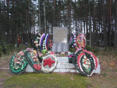 Karppilan hautausmaa
Venäläisten muistomerkki
Avainsanat: Karppila