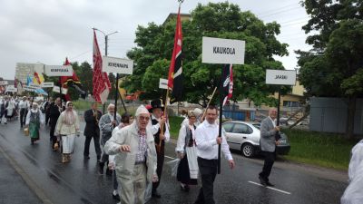 Karjalaiset KesÃ¤juhlat 14-16.06.2013 Porissa
Juhlien yksi kohokohta on juhlakulkue.  
