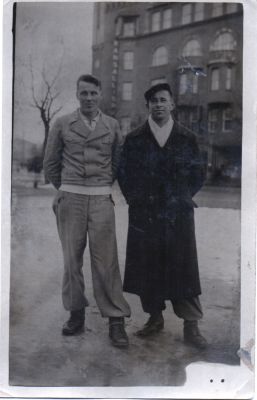 Oikealla äitini isä Vilho Neuvonen vasemmalla Ville Tuiskunen ? 1939
